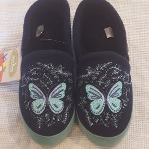 Acorn Girl's Slippers - NWT!